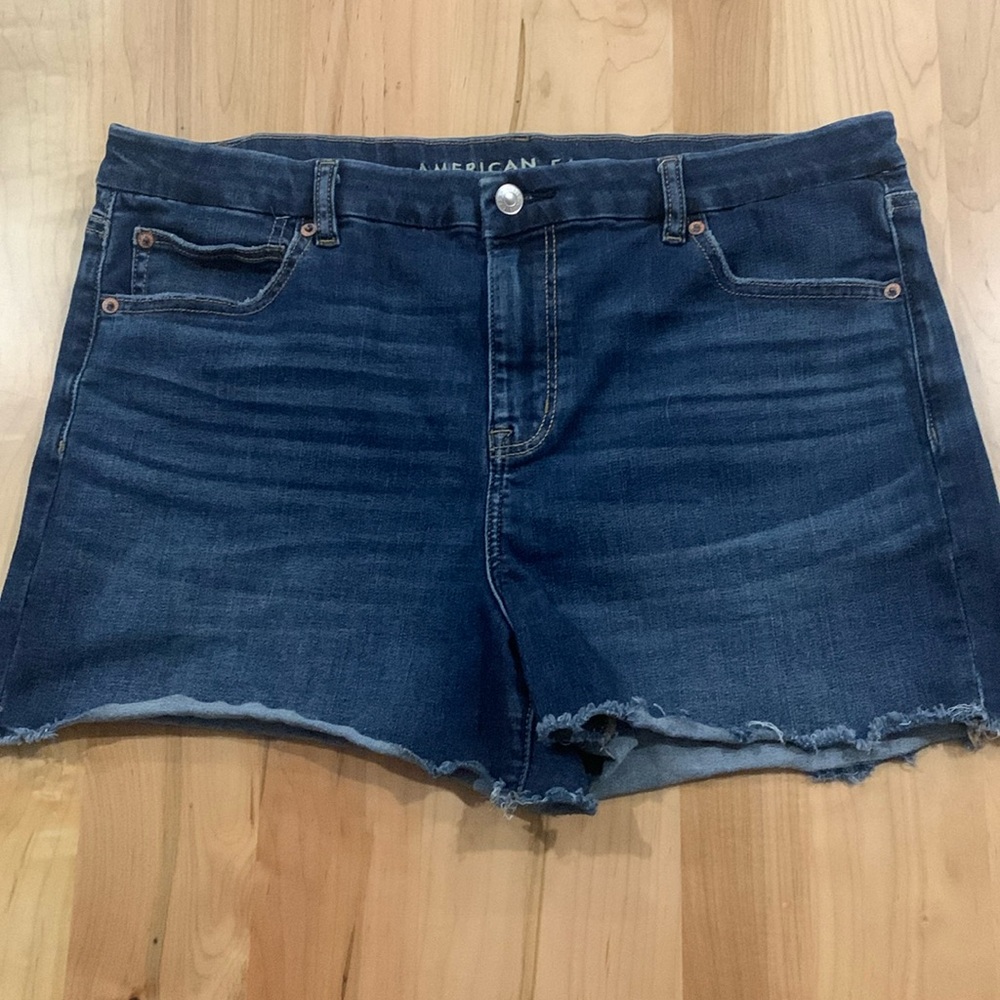 AE Short